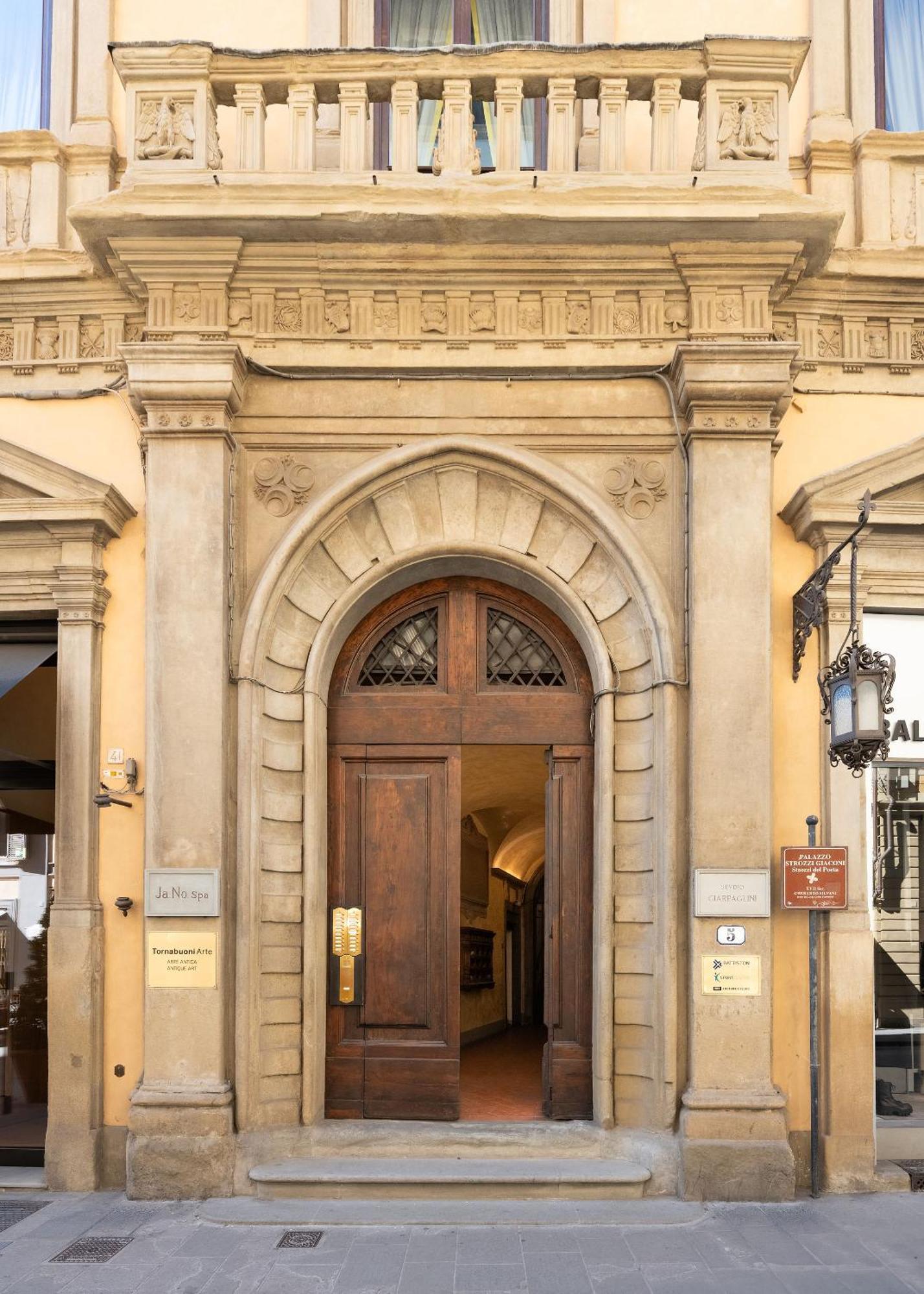 Ta - One Bedroom Luxury Apartment In The Fashion District Florenţa Exterior foto
